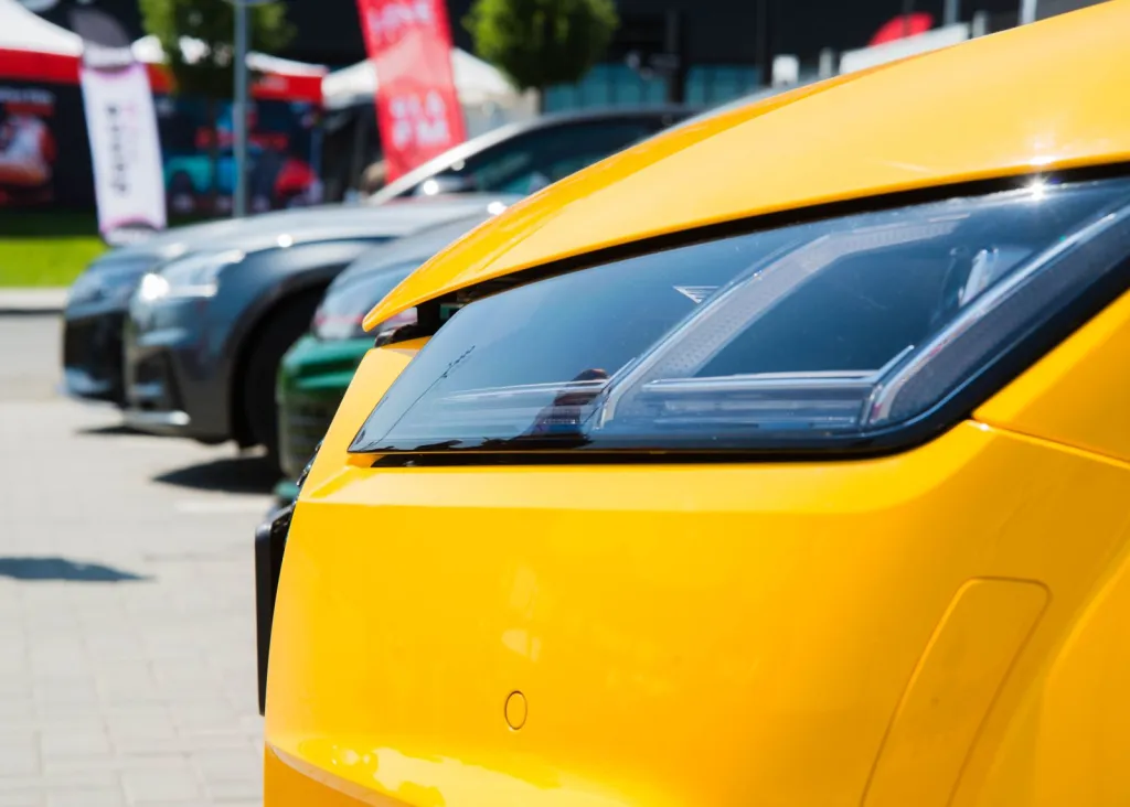 A Practical Van-Buying Partner